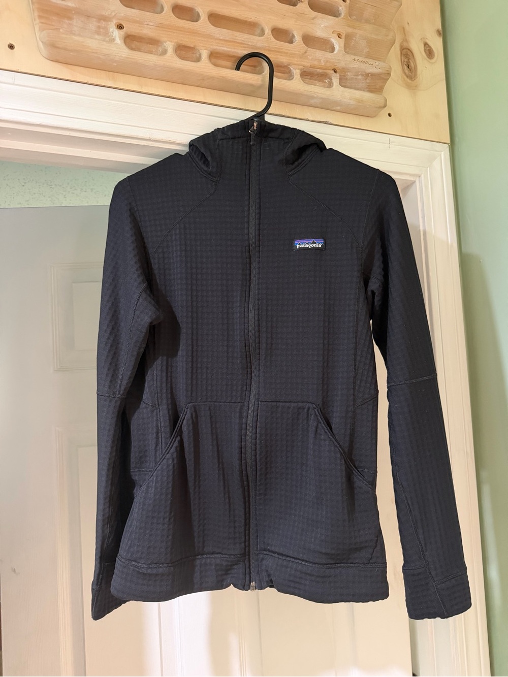Patagonia R1 power fleece full-zip hoody, black, women’s M